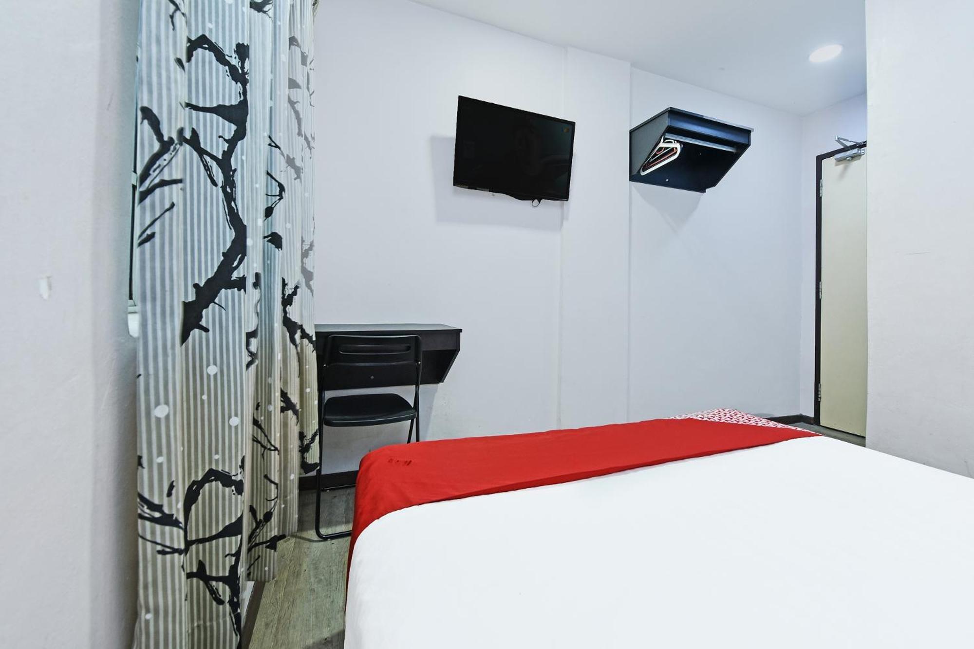 Super Oyo 992 Orange Hotel Kuala Pilah Exterior photo