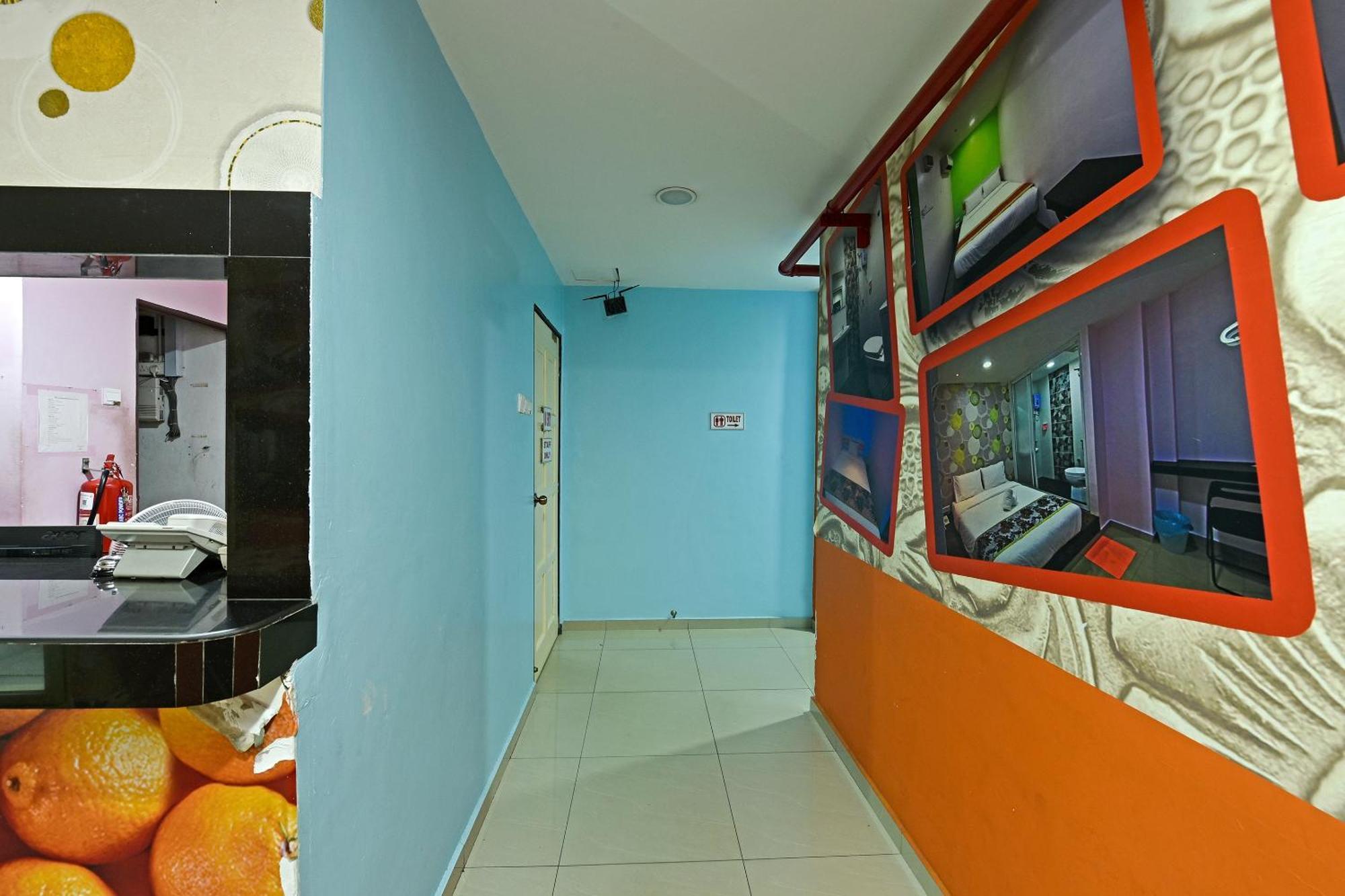 Super Oyo 992 Orange Hotel Kuala Pilah Exterior photo